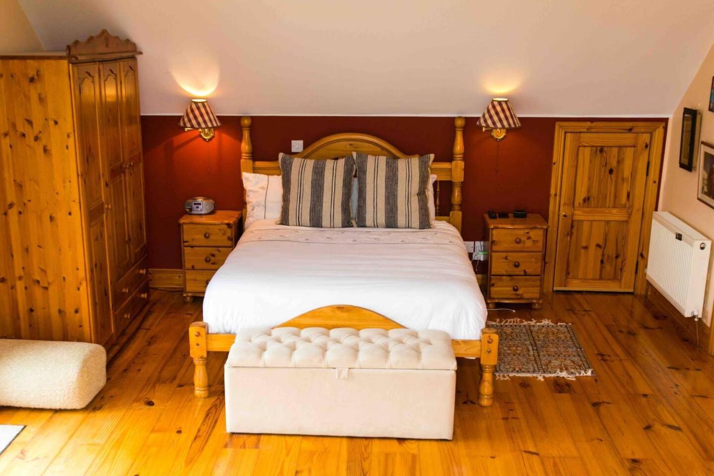 The Mountain Lodge Killarney Exterior photo